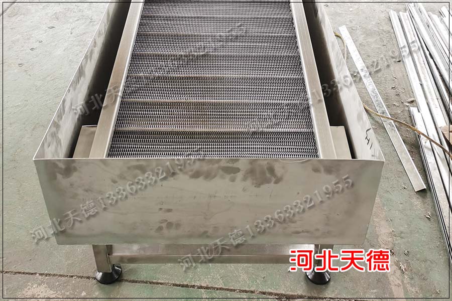 網(wǎng)帶輸送機